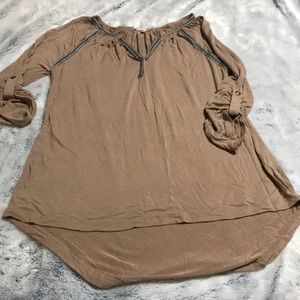 Women’s Pullover Stretch Top. NWOT!